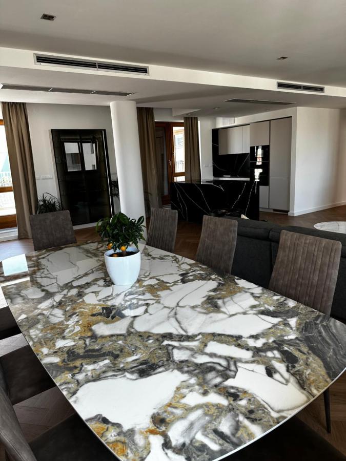 Appartement Luxury Penthouse At The Historical Centre With Free Parking à Bratislava Extérieur photo