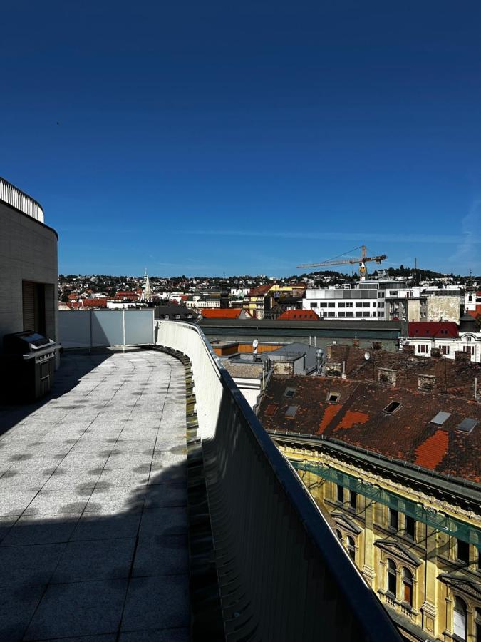 Appartement Luxury Penthouse At The Historical Centre With Free Parking à Bratislava Extérieur photo
